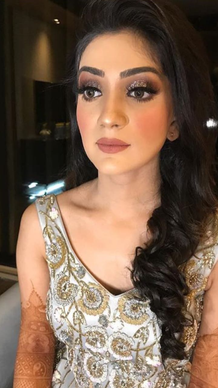 saba-khan-makeup-artist-indore