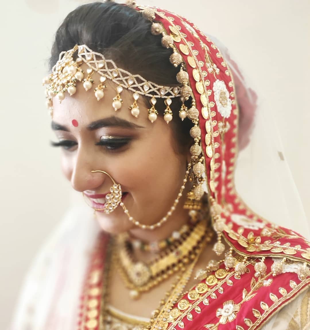 aditi-barbhaya-makeup-artist-ahmedabad