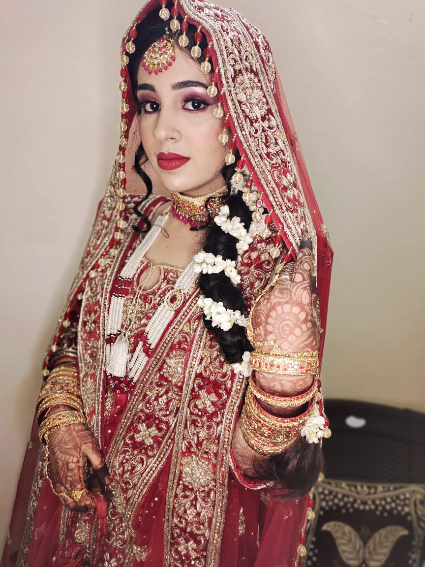 Shahi joda pehen ke ! . . . #makeupartist | Instagram