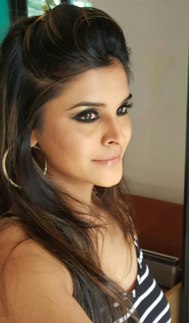 drishti-rajpopat-makeup-artist-mumbai