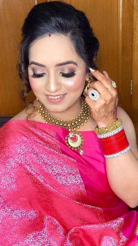 urvi-chauhan-makeup-artist-delhi-ncr