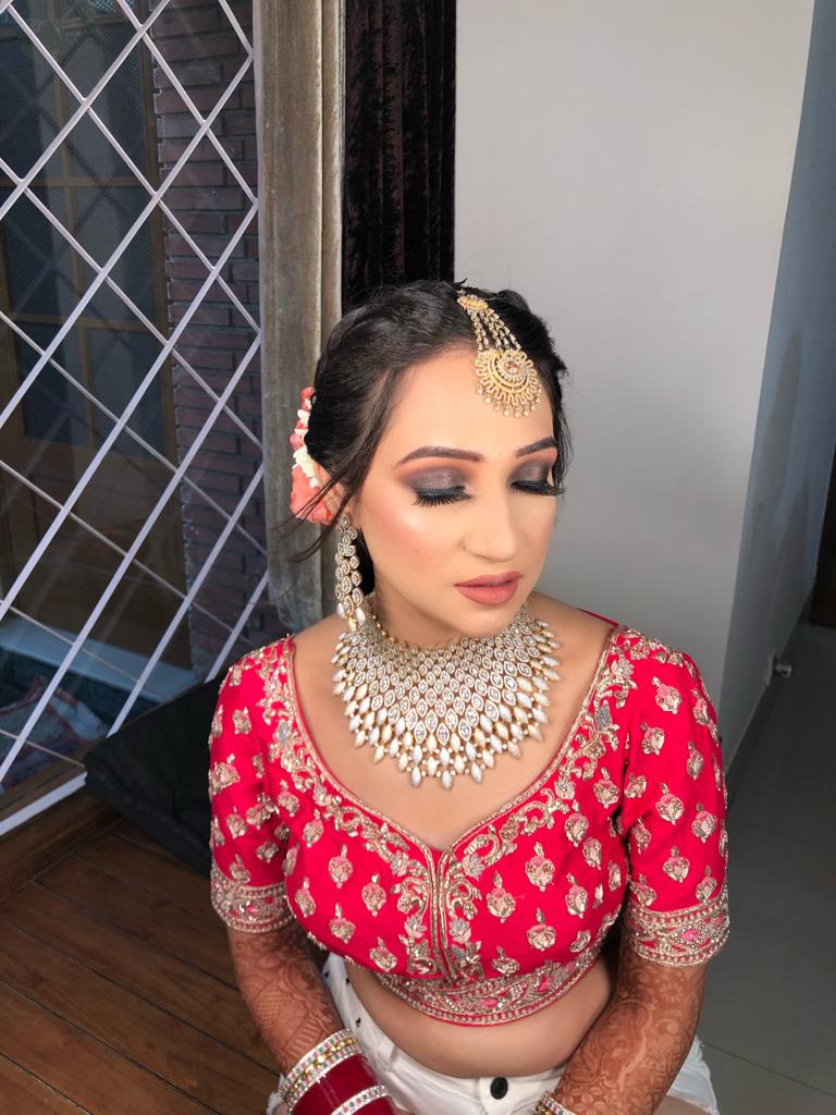 simran-taneja-makeup-artist-delhi-ncr