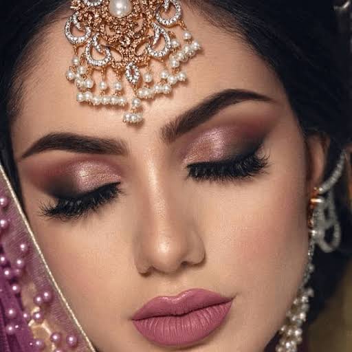 riddhi-mistry-makeup-artist-ahmedabad